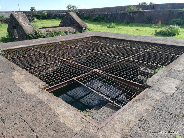 Water tank at Rajhansgad (Yellur Fort)